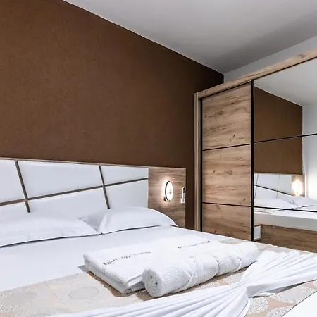 Apart-Hotel Prestige Ulcinj Exterior photo